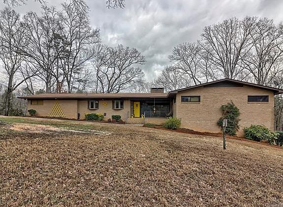 2nd image of 566 Cannon Dr