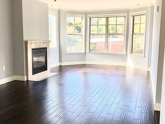 4th image of 550 Stanyan St APT 4