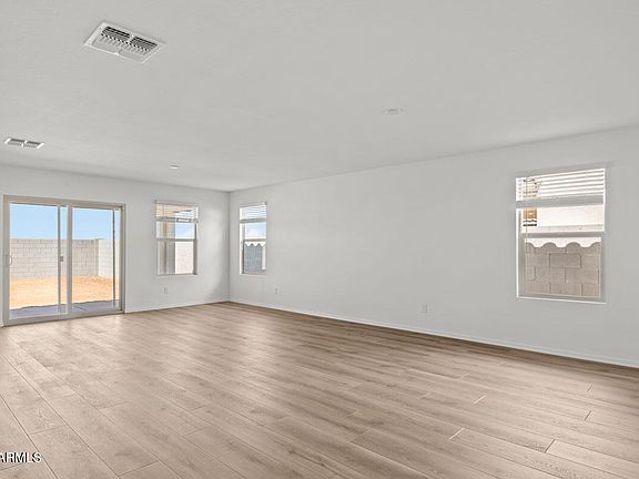 4th image of 33690 N HOSTA Drive