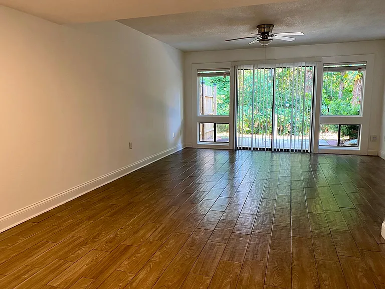 5111 Eaglesmere Dr — Photo 1