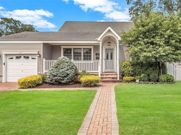 49 Intervale Avenue, Farmingdale, NY 11735