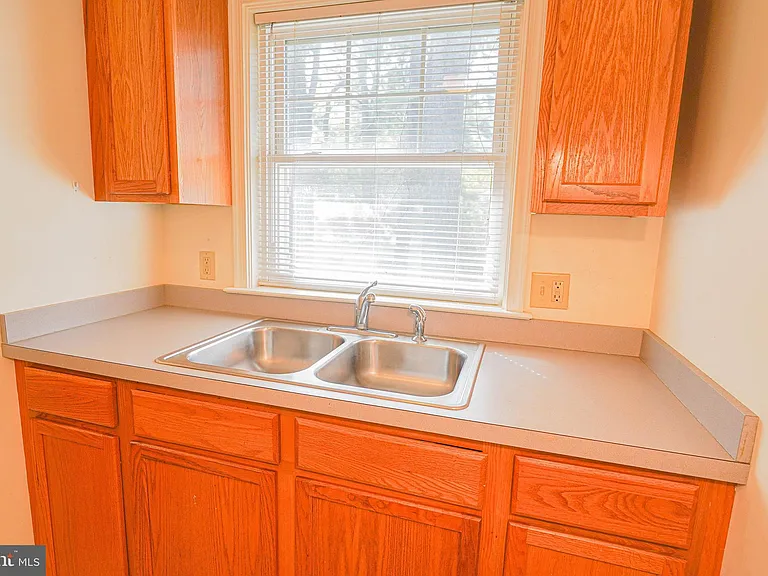 800 Travers St #5 — Photo 29