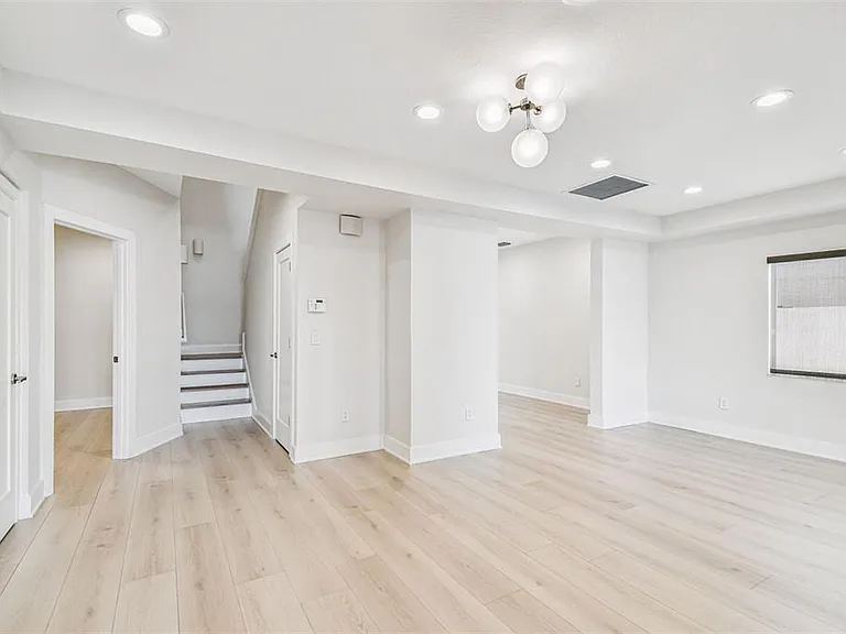 24 Adalia Ave — Photo 41