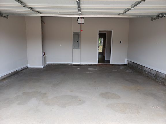 3rd image of 1050 McConaughy Ct