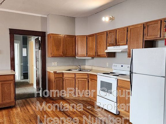 2nd image of 546 S 3rd St W