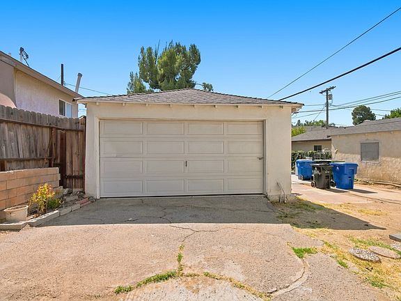3rd image of 13156 Aztec St