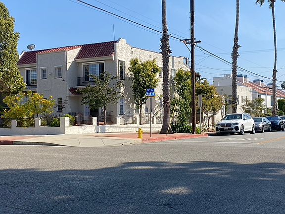 2nd image of 1520 1/2 Idaho Ave #1520-1/2