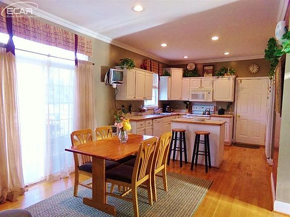 5th image of 8347 Parkside Dr