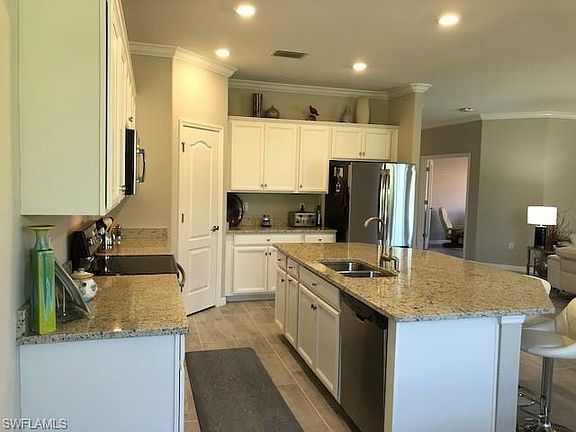 3rd image of 10438 Prato Dr