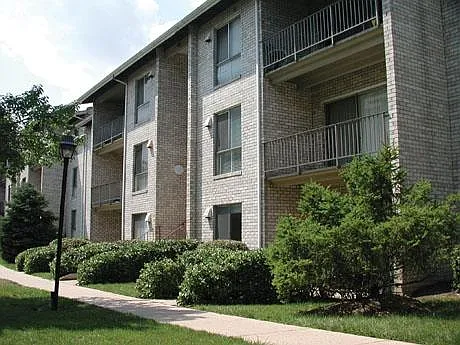 4904 Fran Place — Photo 3