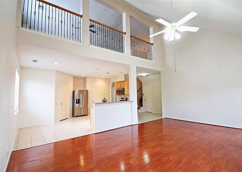 1st image of 2924 Ashbrook Ln