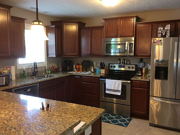5th image of 7626 Wisteria Ln