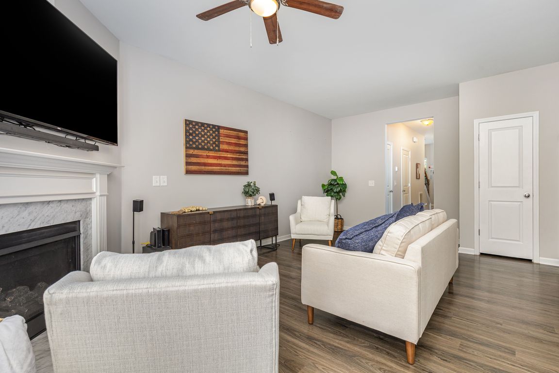 next background image