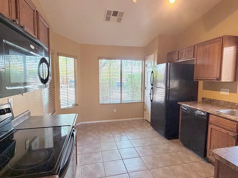 10020 W Wood St — Photo 6