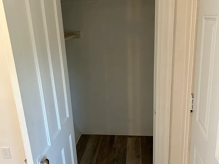 323 W Calthrop Ave #2 — Photo 10