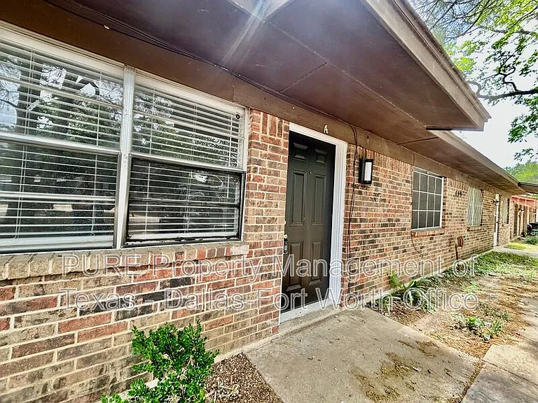 409 Cousins Ln #A — Photo 2