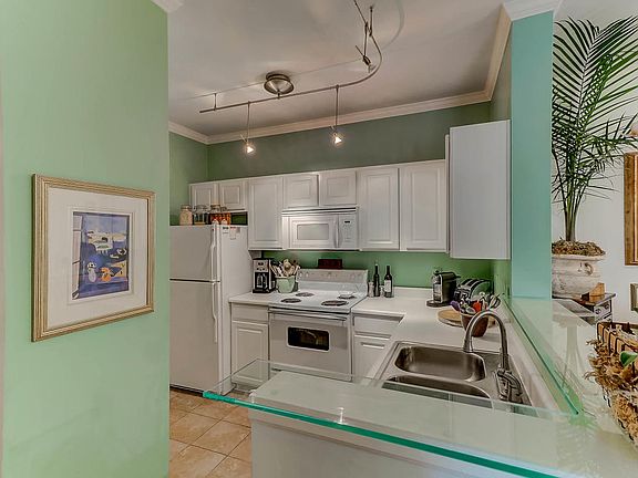 5th image of 1600 Long Grove Dr Unit 717