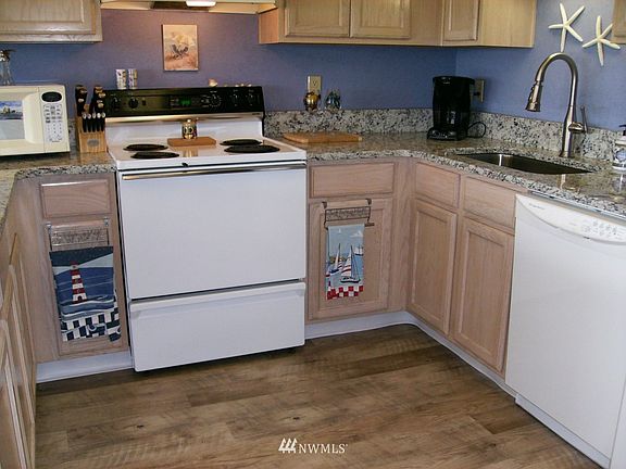 5th image of 501 Shoreview Drive #108