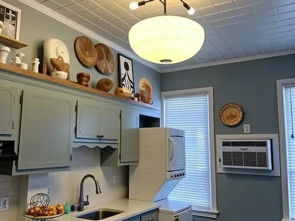 920 18th Street image 3 of 16