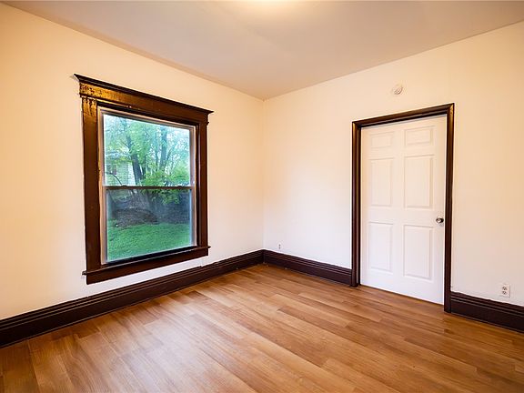 4th image of 213 Flint St