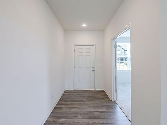 5th image of 708 Cowley Dr