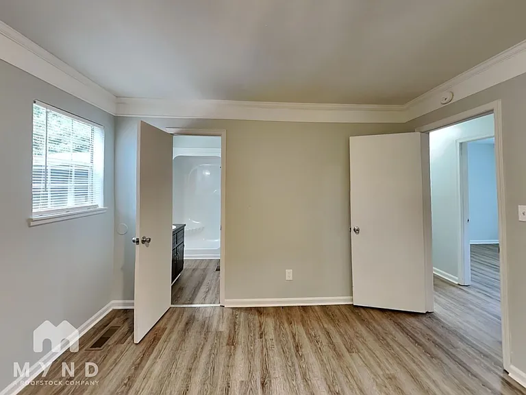 5190 Roger Dr — Photo 10