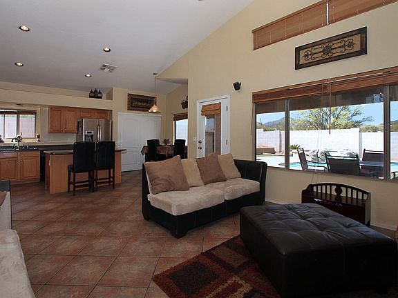 5th image of 7423 N Thoreau Dr