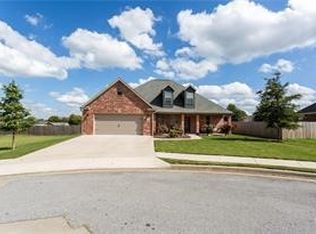 2193 Pickwick Ter, Siloam Springs, AR 72761