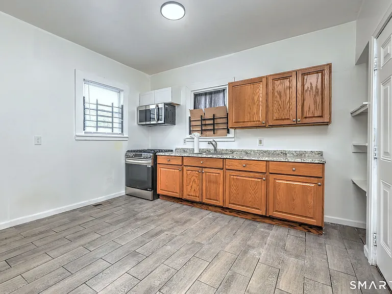 483 Ferry St #1 — Photo 15
