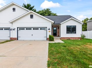 319 Waterwheel Dr, Rochester, IL 62563