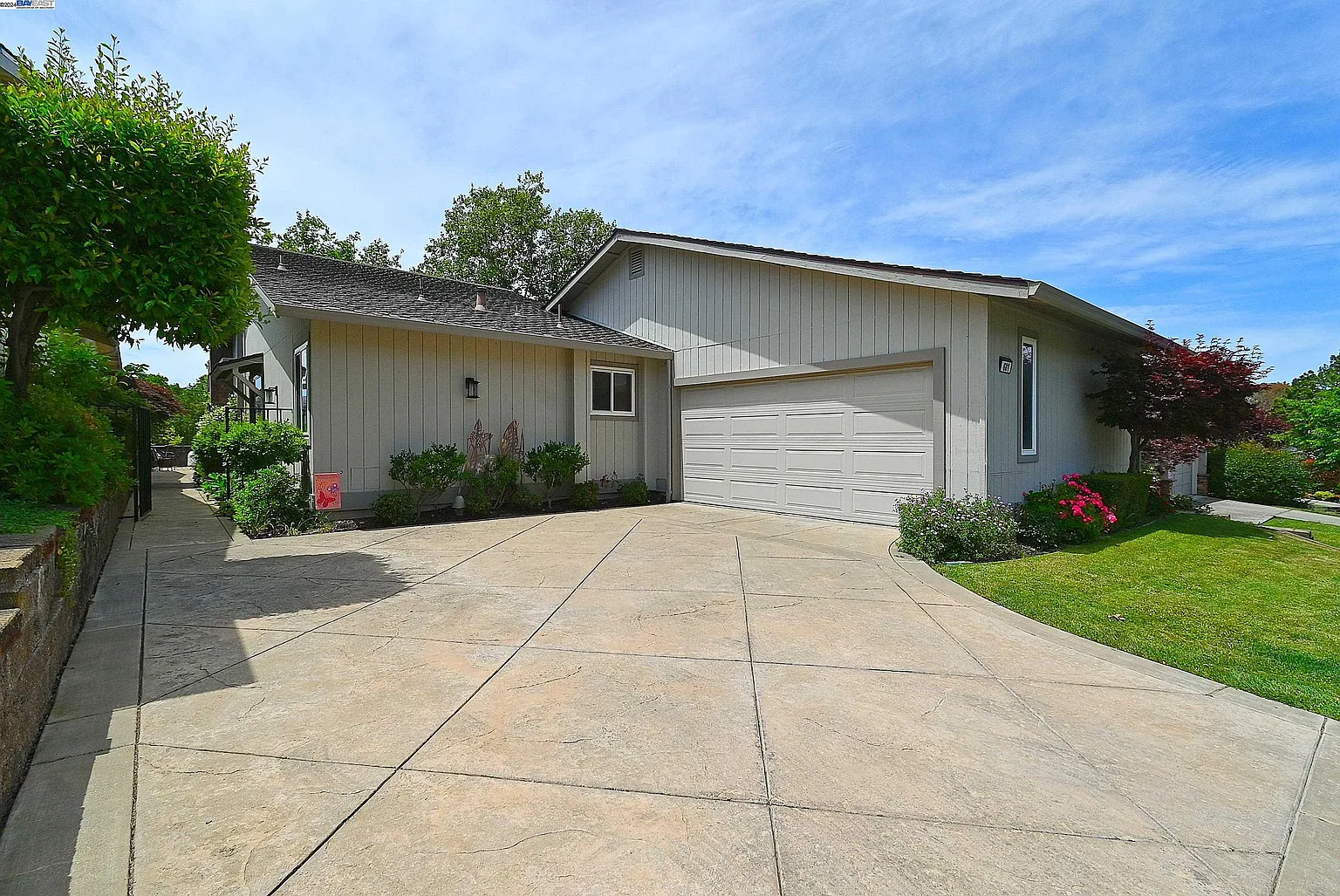 681 Saint George Rd photo 1