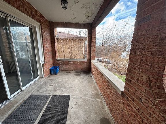 2nd image of 117 W James St #117