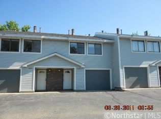 3246 Hill Ridge Dr, Eagan, MN 55121