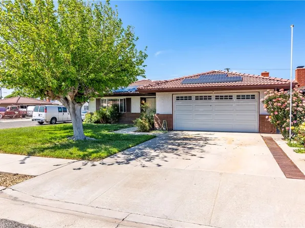 670 La Mancha Pl, Hemet, CA 92543