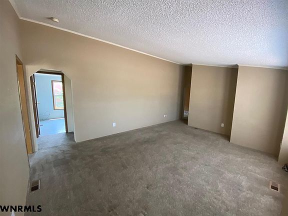 4th image of 601 E Overland Dr