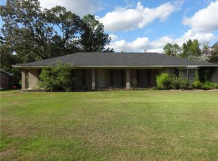 411 Holiday Cir, Pineville, LA 71360