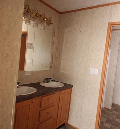 5th image of 126 Plainsview Dr