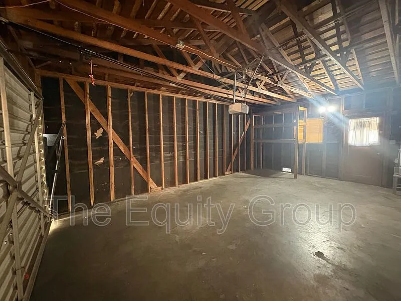 2 bed, 1.0 bath, $1,395 — Photo 3