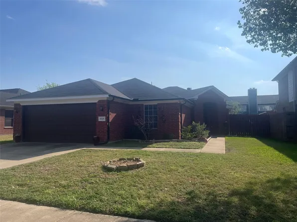 1825 Kingsbrook Trl, Fort Worth, TX 76120