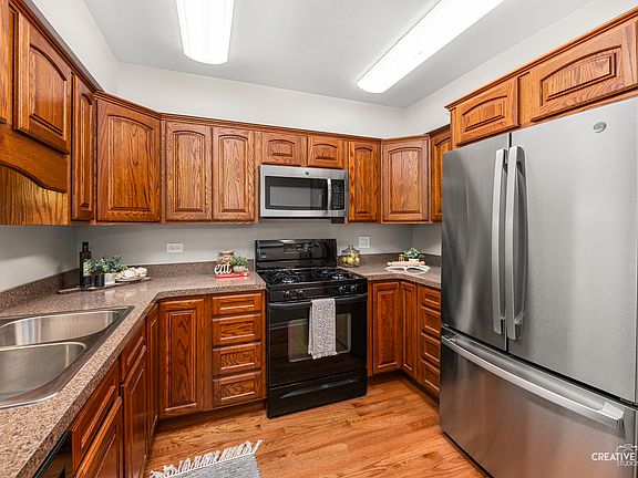 5th image of 17 Sorrento Dr