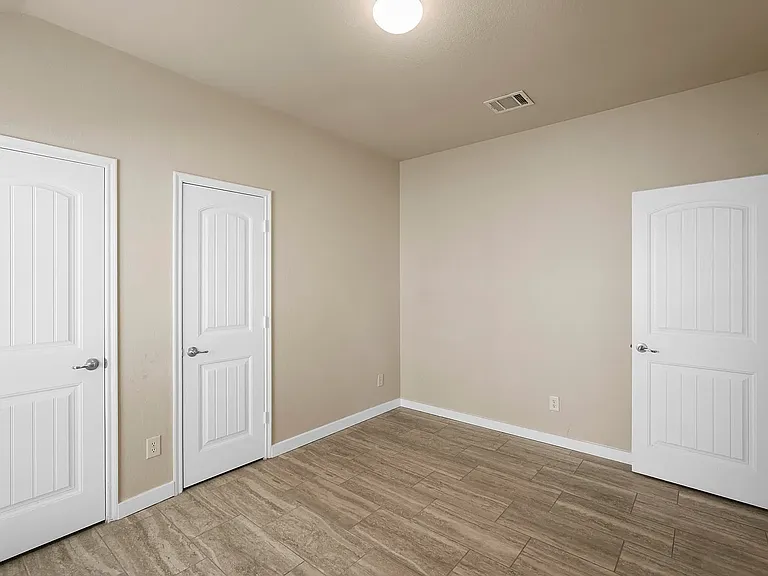 1320 Riviera Dr — Photo 22