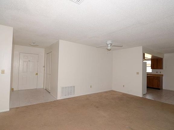 5th image of 739 Iowa Woods Cir E