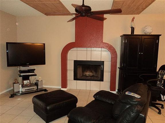 4th image of 7612 Luz De Lumbre Ave