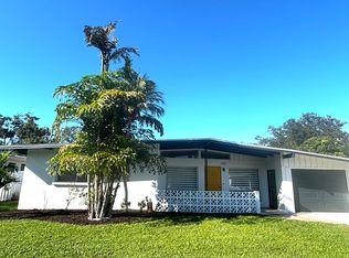 2911 Wood St, Sarasota, FL 34237