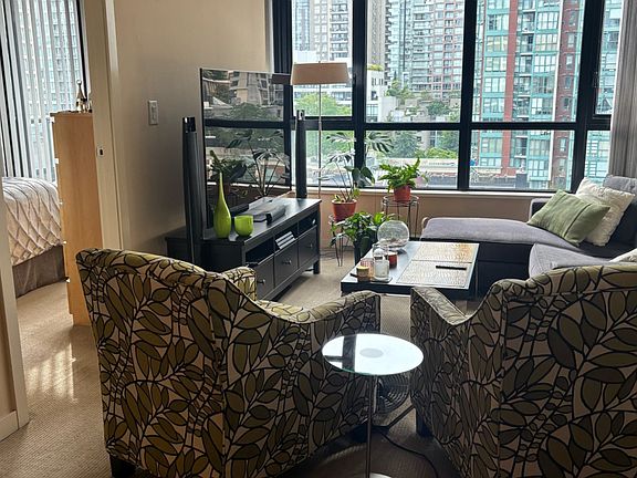 2nd image of 977 Mainland St #1001