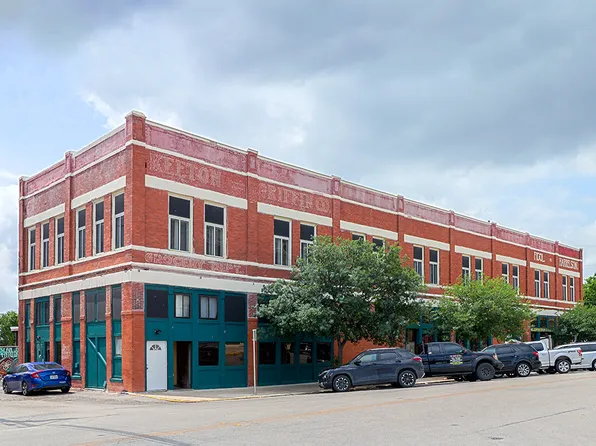 202 E San Antonio St, San Marcos, TX