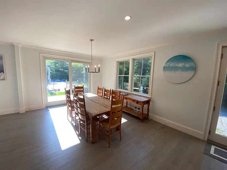 48 Tyrone Dr — Photo 8