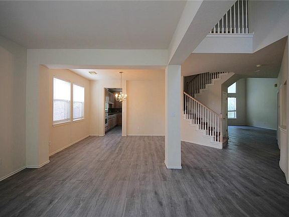 4th image of 15843 Garrison Cir