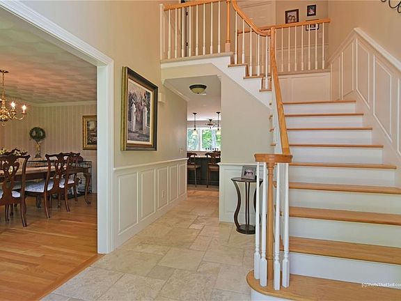 5th image of 39 Kristen Ln