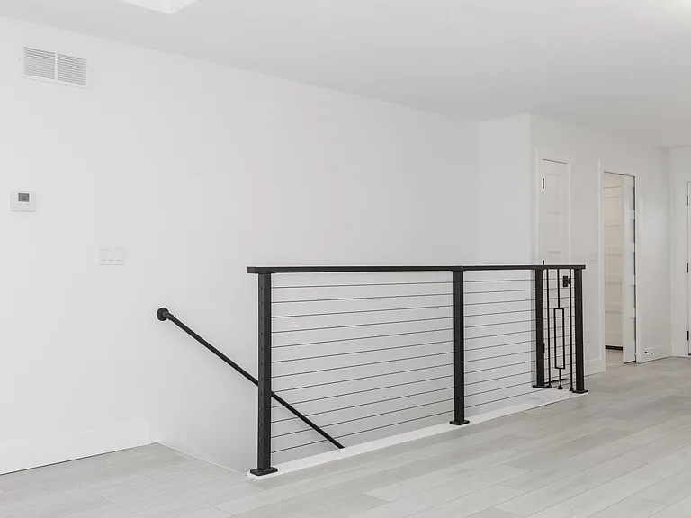 1527 Duncannon Dr — Photo 10